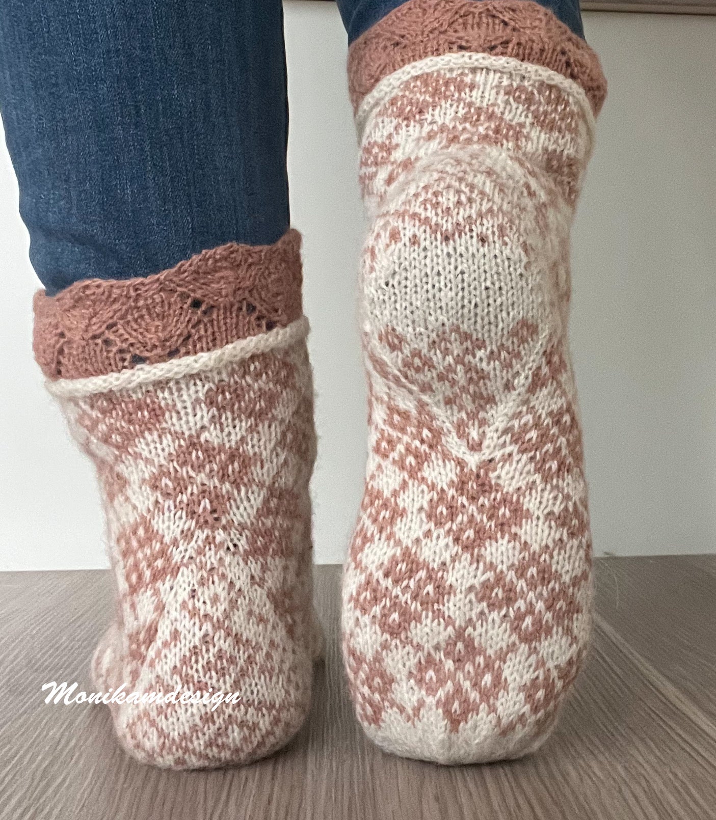 E-book knit socks