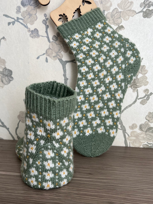 🌸 Flower Socks – A Delicate Touch of Comfort and Style Size: 37–42