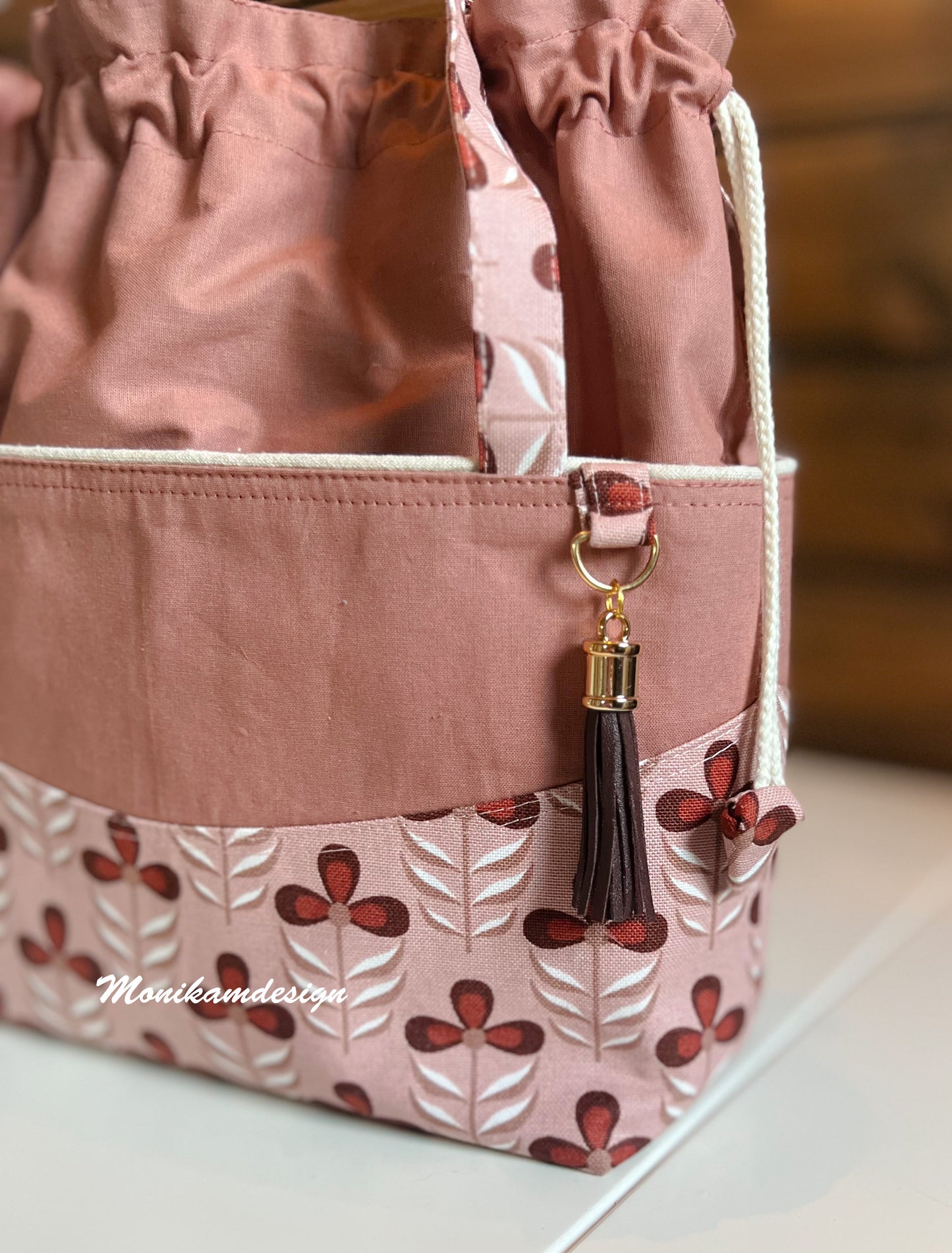 Prosjektveske i varme farger