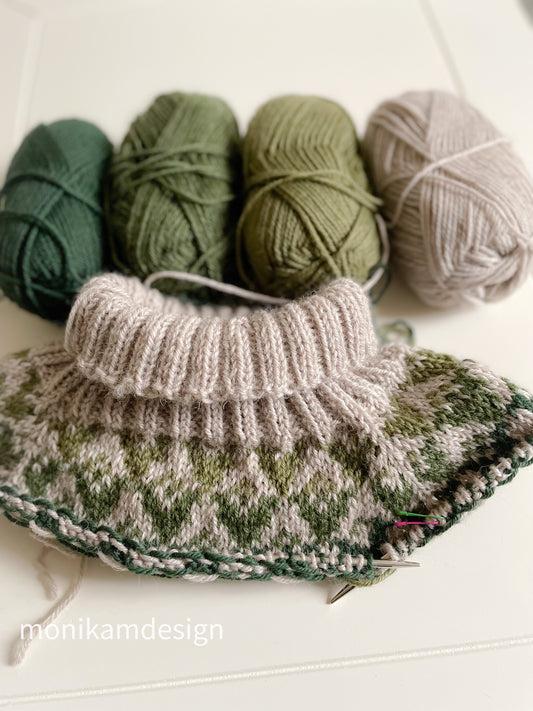 Diamond Drop Sweater sizes: XS (S) M (L) XL (XXL)