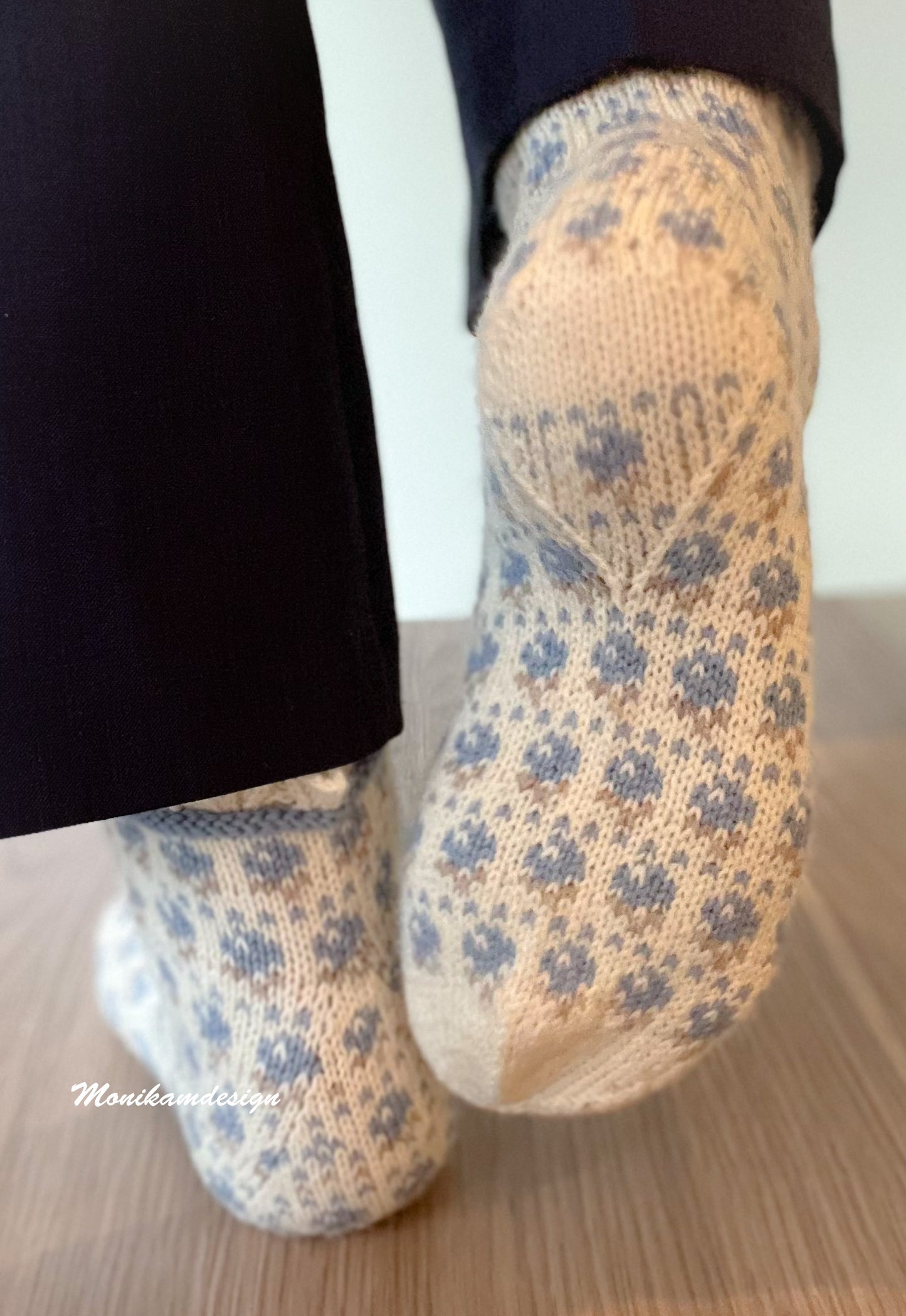 Fiol Socks Knitting Pattern