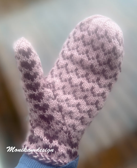 โจ The heart mitten - hand-knitted warmth with a unique design โจ