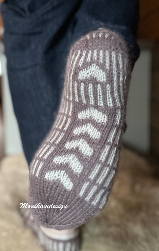 Heart Slippers with Star Toe