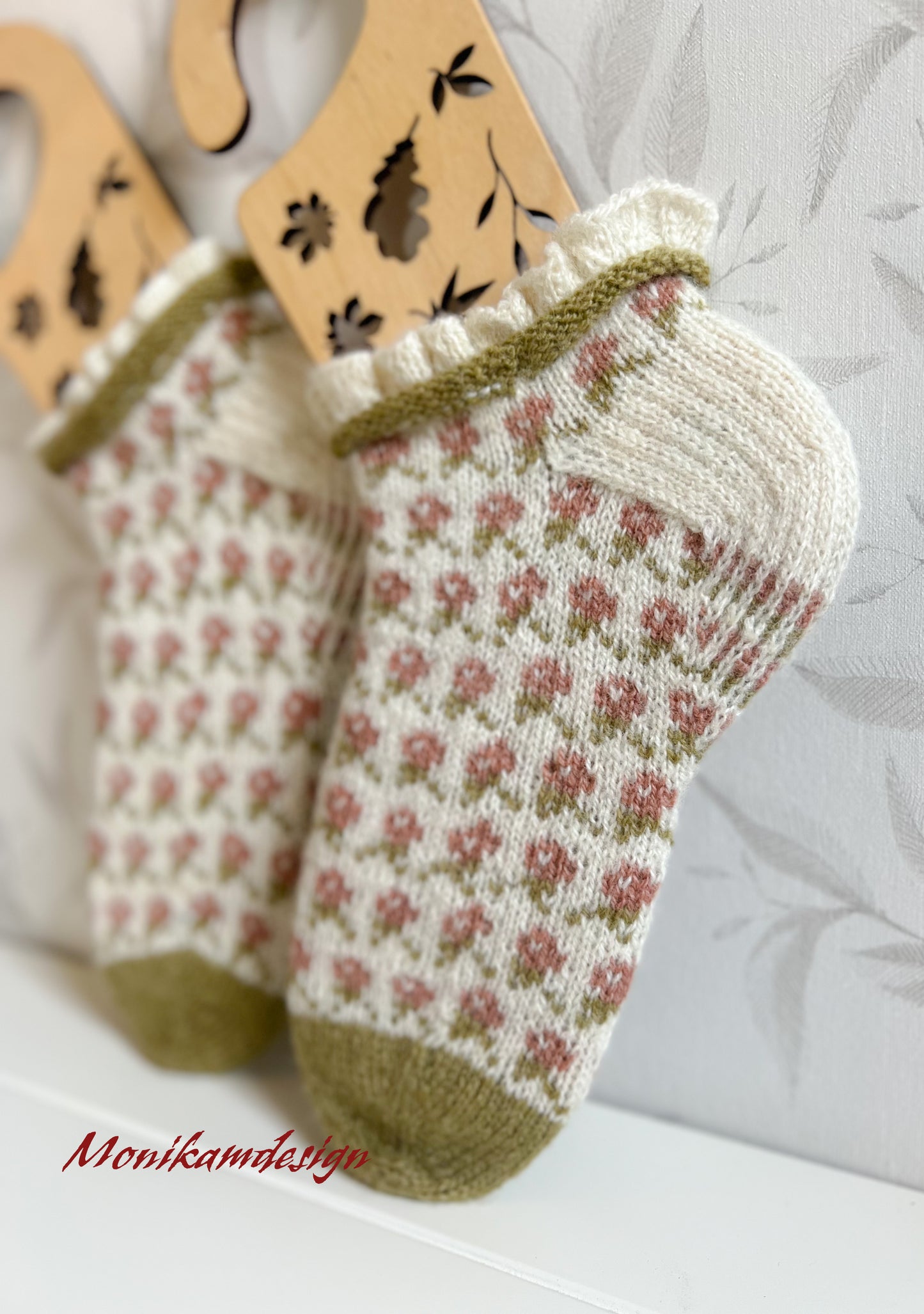 E-book knit socks