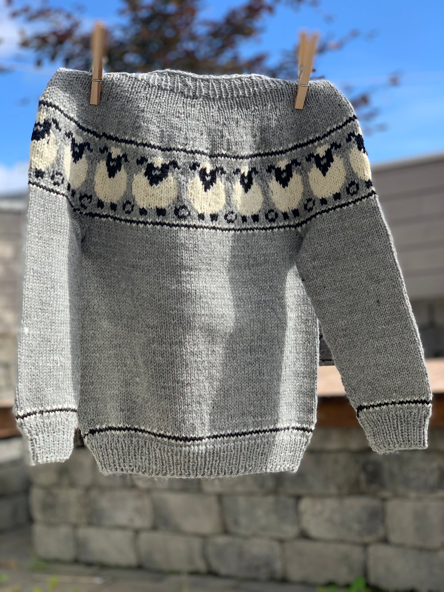 đ Happysaugenseren â barnas nye favoritt med sauer pĂ„! Str.: (2) 4 (6) 8â10 Ă„r