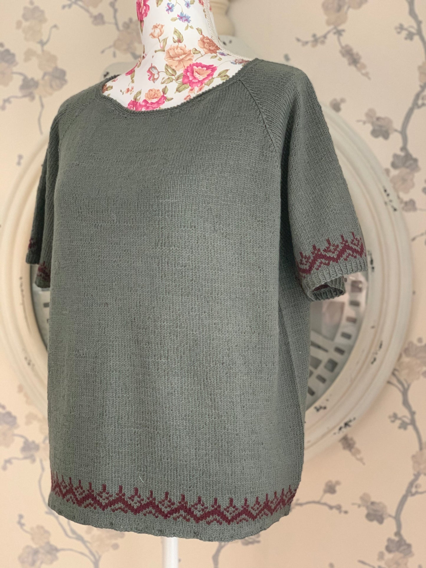September Tee – en tidløs favoritt i strikkegarderoben str: S(M)L(XL)XXL(XXXL)