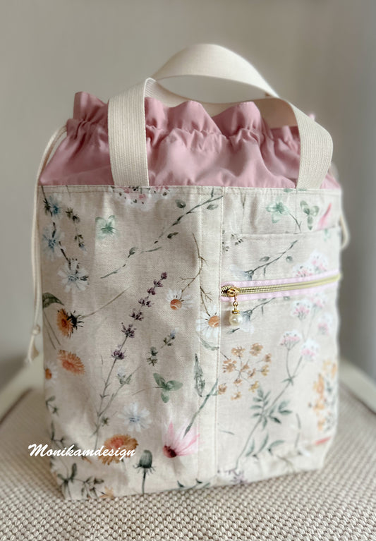 Håndsydd veske i blomstret bomullskanvas🌸