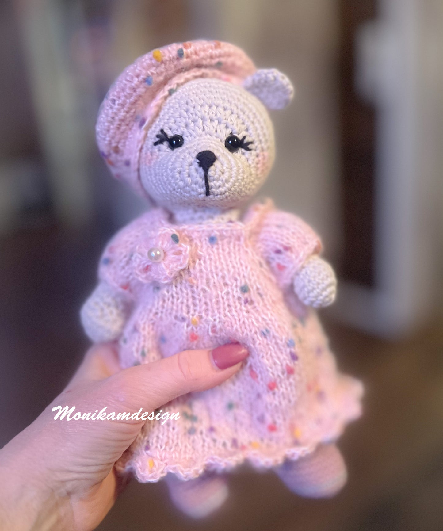 🧸 Søt bamse med rosa kjole, hel rosa dress og sko