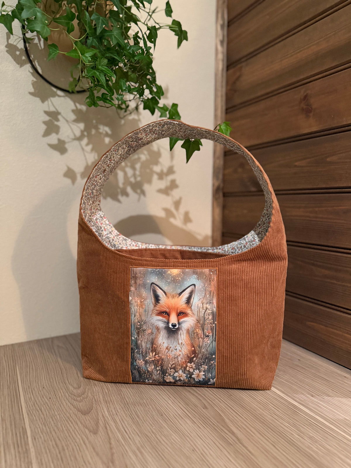 Håndsydd veske i vakker konjakkfarget kordfløyel 🦊