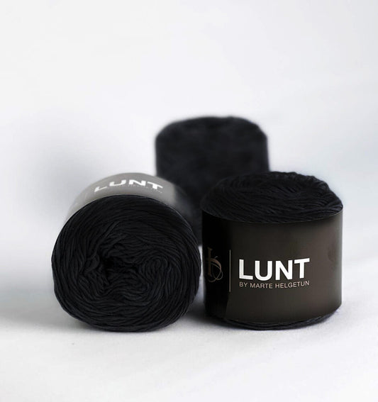 Svart  lunt garn farge 16
