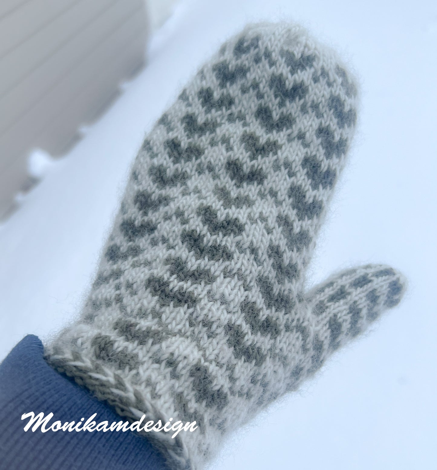 ✨ Hjertevotten – håndstrikket varme med et unikt design ✨