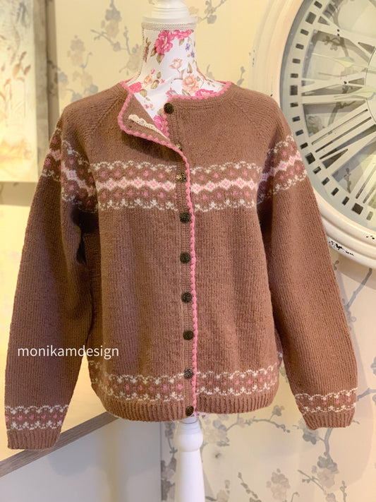 🧶 Kanuttekofta – en lett og varm favoritt i norsk ull. str S(M)L(XL)XXL(XXXL)