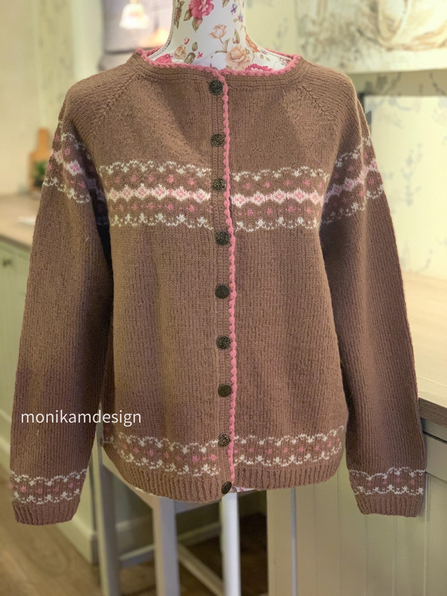 🧶 Kanuttekofta – en lett og varm favoritt i norsk ull. str S(M)L(XL)XXL(XXXL)