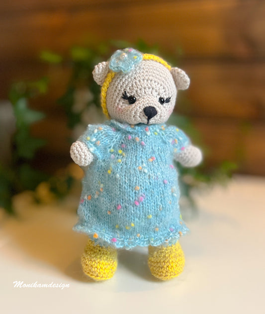 🧸 Bamse med blå kjole, gul hel dress og sko