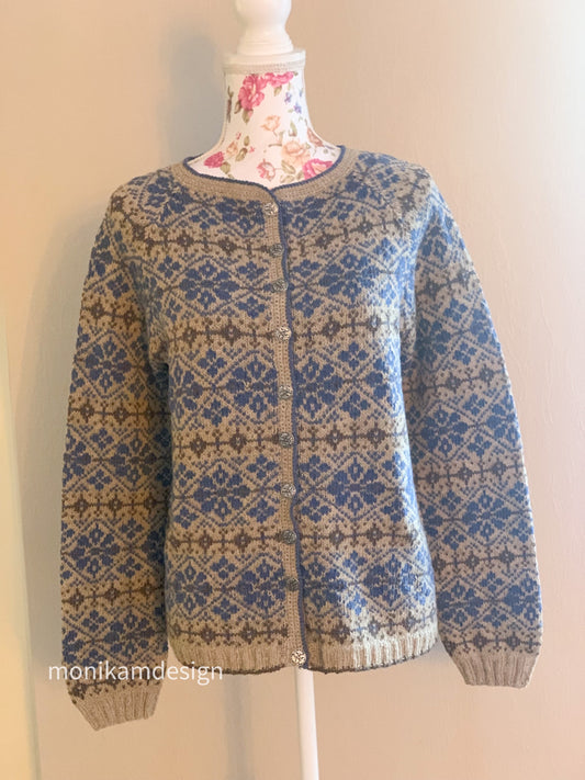 ❄️ Nordstjernekofta – lett, lun og like fin til hverdags som til fest. Str: S(M)L/XL(XXL)